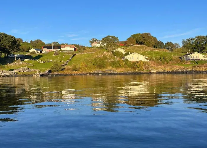 度假居 Beachfront With Sun Terraces On Helgoy